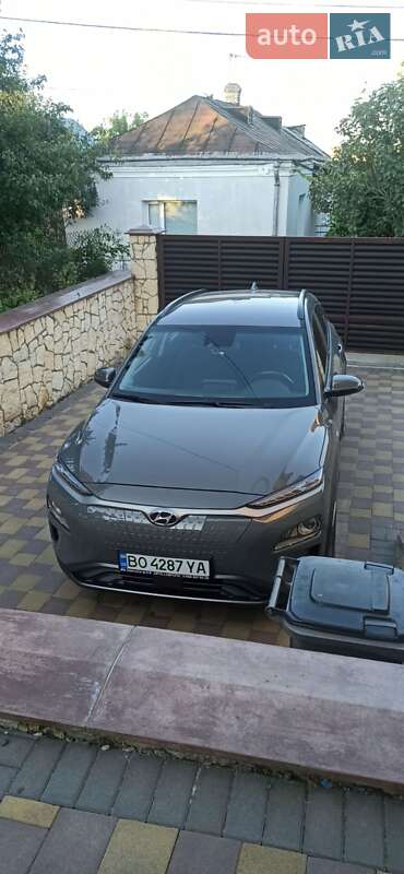 Внедорожник / Кроссовер Hyundai Kona 2020 в Тернополе