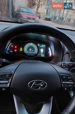 Внедорожник / Кроссовер Hyundai Kona 2020 в 