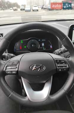 Внедорожник / Кроссовер Hyundai Kona 2020 в 