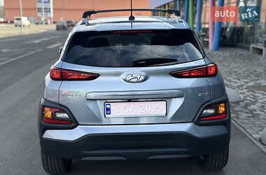 Внедорожник / Кроссовер Hyundai Kona 2021 в 