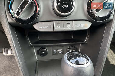Внедорожник / Кроссовер Hyundai Kona 2021 в 