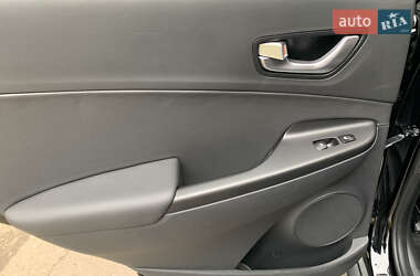 Позашляховик / Кросовер Hyundai Kona 2023 в 