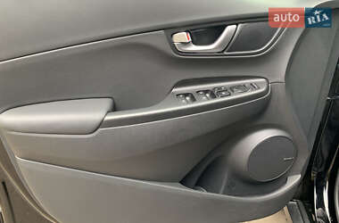 Позашляховик / Кросовер Hyundai Kona 2023 в 