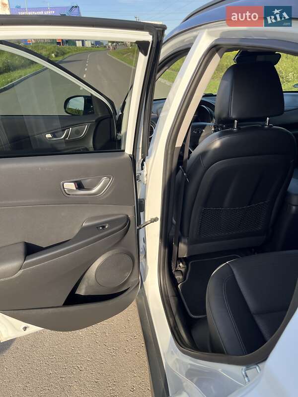 Внедорожник / Кроссовер Hyundai Kona 2018 в Ровно