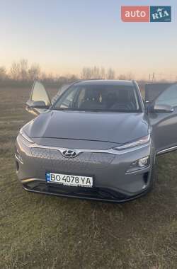 Внедорожник / Кроссовер Hyundai Kona 2020 в 