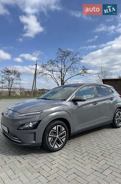 Внедорожник / Кроссовер Hyundai Kona 2022 в 