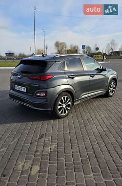 Внедорожник / Кроссовер Hyundai Kona 2018 в 