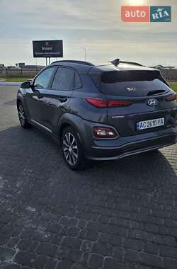 Внедорожник / Кроссовер Hyundai Kona 2018 в 