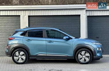 Позашляховик / Кросовер Hyundai Kona 2019 в 