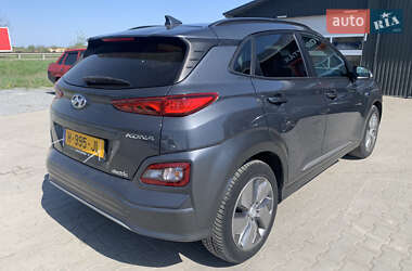 Внедорожник / Кроссовер Hyundai Kona 2020 в 