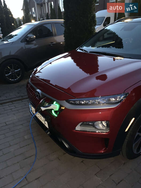 Внедорожник / Кроссовер Hyundai Kona 2020 в Хмельницком