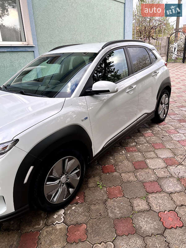 Внедорожник / Кроссовер Hyundai Kona 2019 в Ровно