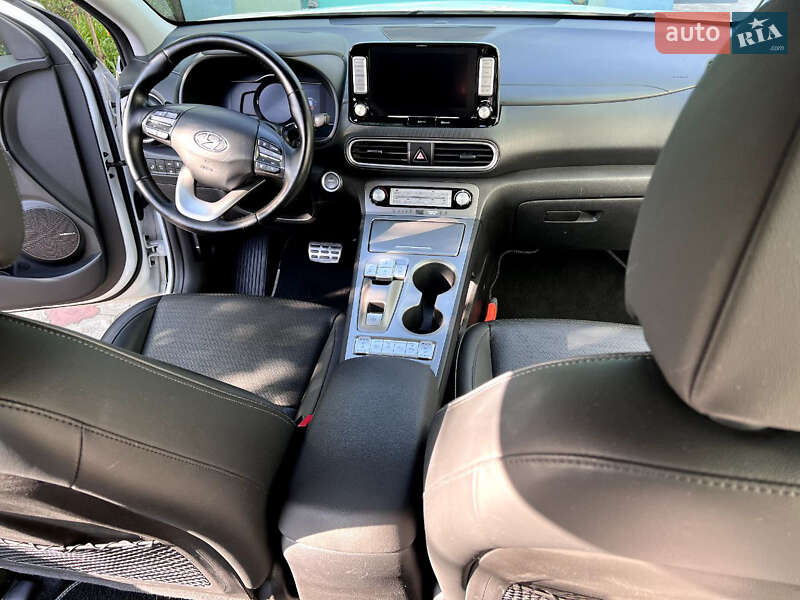 Внедорожник / Кроссовер Hyundai Kona 2019 в Ровно