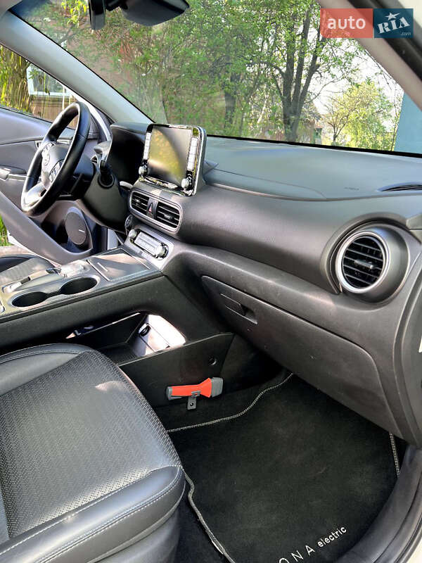 Внедорожник / Кроссовер Hyundai Kona 2019 в Ровно
