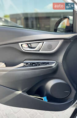 Внедорожник / Кроссовер Hyundai Kona 2020 в 