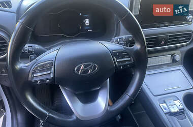 Позашляховик / Кросовер Hyundai Kona 2019 в 