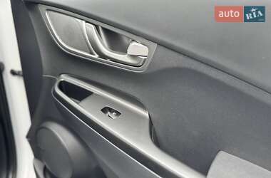 Внедорожник / Кроссовер Hyundai Kona 2020 в 