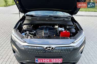 Внедорожник / Кроссовер Hyundai Kona 2020 в 