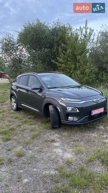 Позашляховик / Кросовер Hyundai Kona 2019 в 