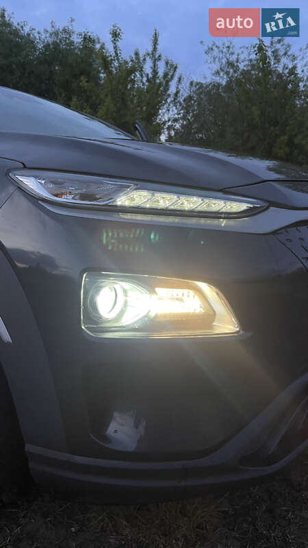 Внедорожник / Кроссовер Hyundai Kona 2019 в Сарнах