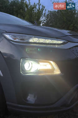 Позашляховик / Кросовер Hyundai Kona 2019 в 
