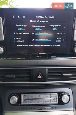 Внедорожник / Кроссовер Hyundai Kona 2018 в 