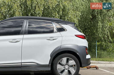 Позашляховик / Кросовер Hyundai Kona 2018 в 