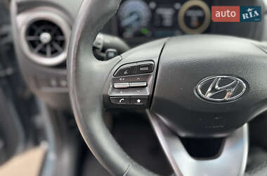 Внедорожник / Кроссовер Hyundai Kona 2022 в 