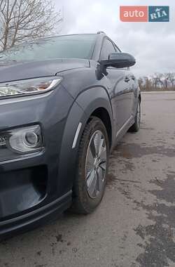 Внедорожник / Кроссовер Hyundai Kona 2019 в 