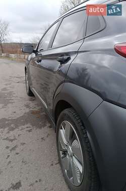 Внедорожник / Кроссовер Hyundai Kona 2019 в 