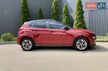 Позашляховик / Кросовер Hyundai Kona 2022 в 