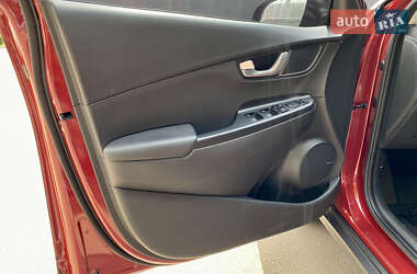 Позашляховик / Кросовер Hyundai Kona 2022 в 