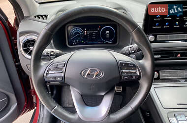 Позашляховик / Кросовер Hyundai Kona 2022 в 