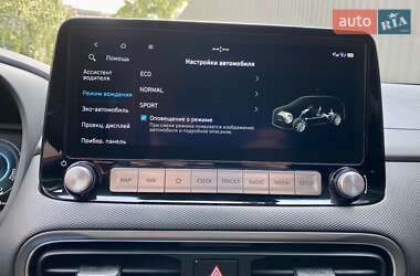 Позашляховик / Кросовер Hyundai Kona 2022 в 