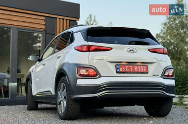 Внедорожник / Кроссовер Hyundai Kona 2020 в 