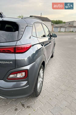 Внедорожник / Кроссовер Hyundai Kona 2020 в 