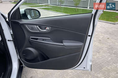 Позашляховик / Кросовер Hyundai Kona 2019 в 