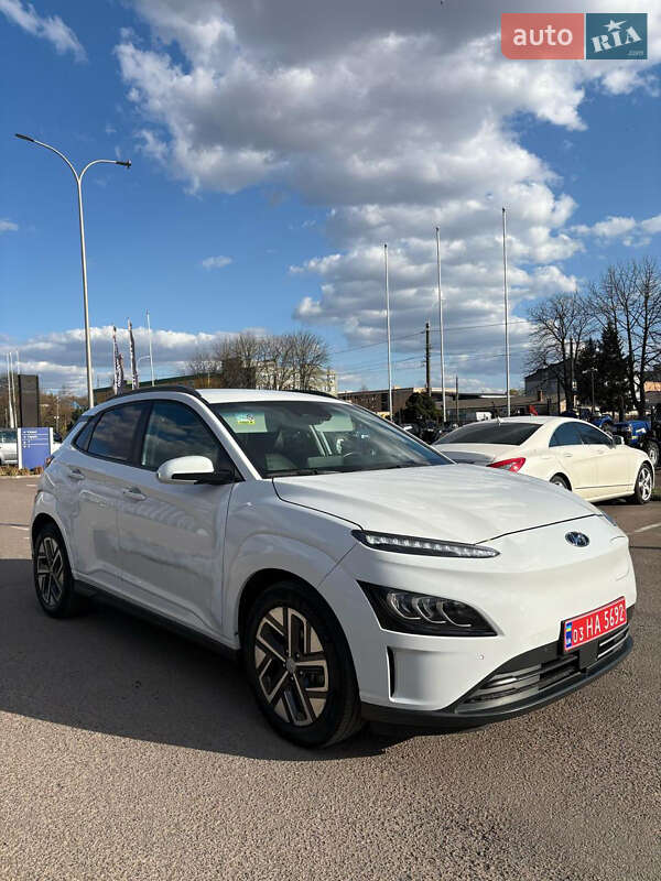 Внедорожник / Кроссовер Hyundai Kona 2021 в 
