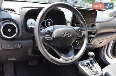 Позашляховик / Кросовер Hyundai Kona 2022 в 