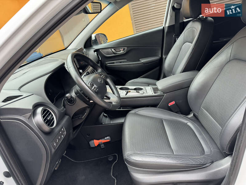 Внедорожник / Кроссовер Hyundai Kona 2019 в Ровно