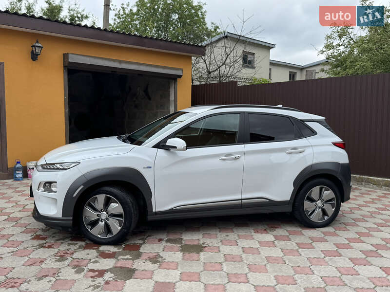 Внедорожник / Кроссовер Hyundai Kona 2019 в Ровно