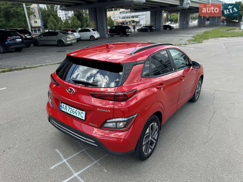 Внедорожник / Кроссовер Hyundai Kona 2022 в Киеве