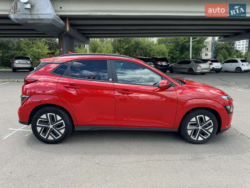 Внедорожник / Кроссовер Hyundai Kona 2022 в Киеве