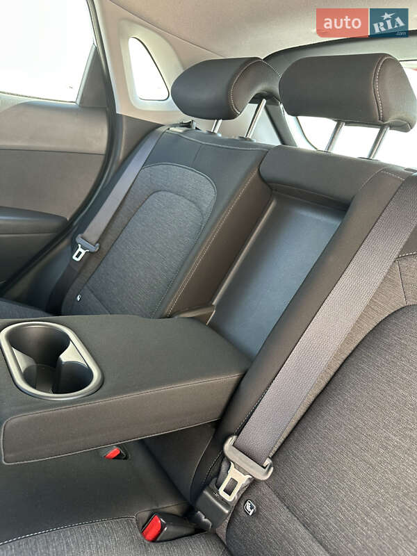 Внедорожник / Кроссовер Hyundai Kona 2020 в Тернополе