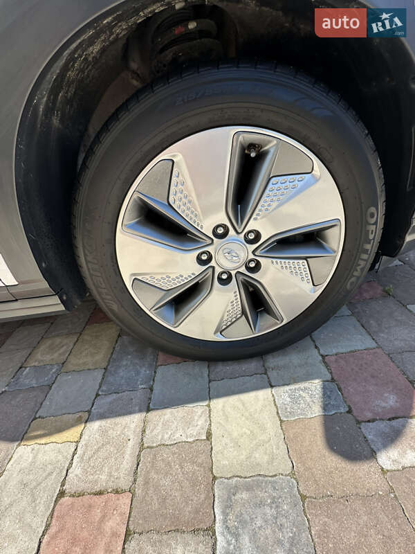 Внедорожник / Кроссовер Hyundai Kona 2020 в Тернополе