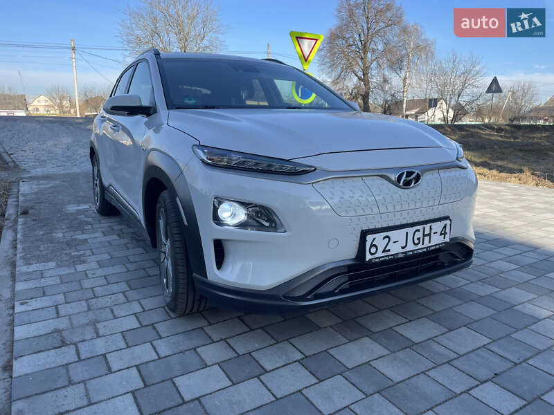 Внедорожник / Кроссовер Hyundai Kona 2019 в Староконстантинове