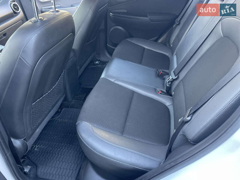 Внедорожник / Кроссовер Hyundai Kona 2019 в Староконстантинове