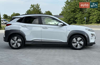 Внедорожник / Кроссовер Hyundai Kona 2018 в 
