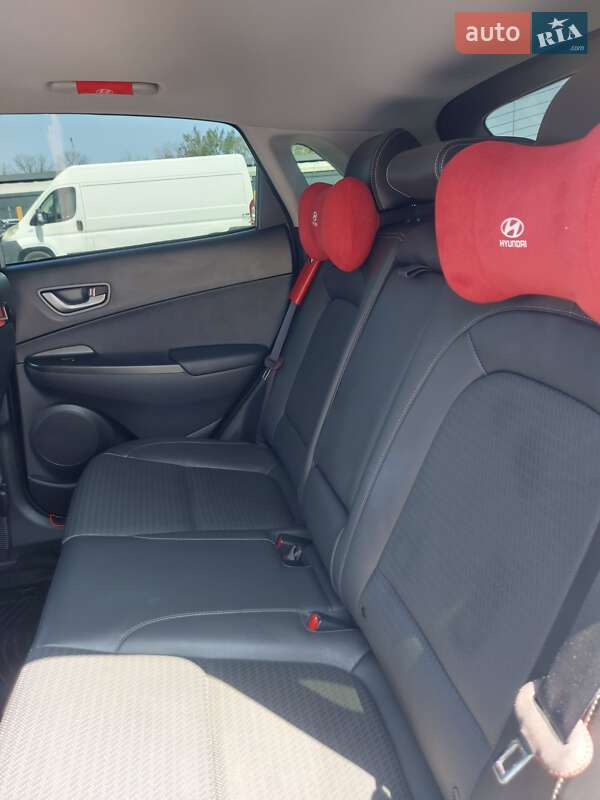 Внедорожник / Кроссовер Hyundai Kona 2019 в Харькове