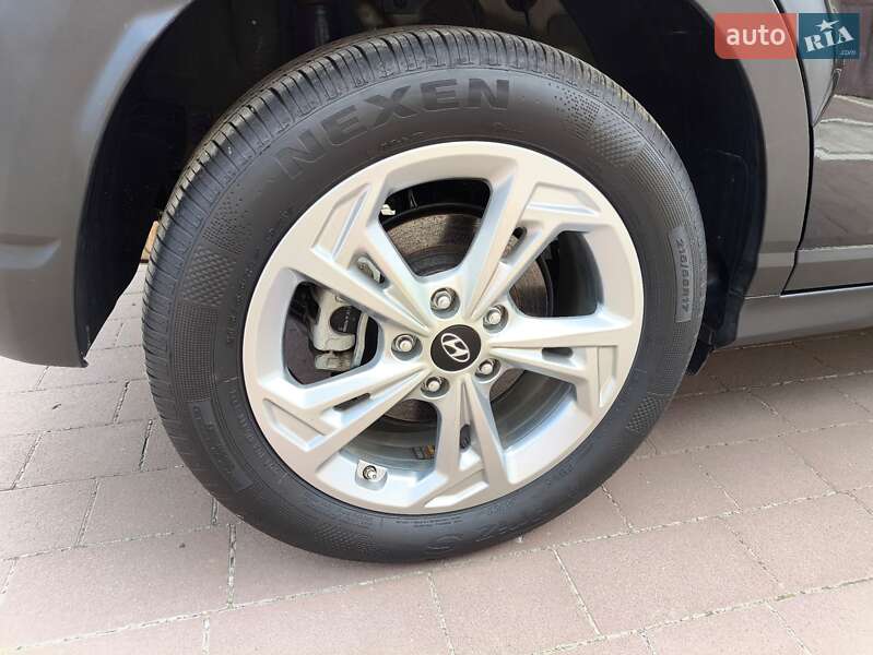 Позашляховик / Кросовер Hyundai Kona 2023 в Великих Лучках